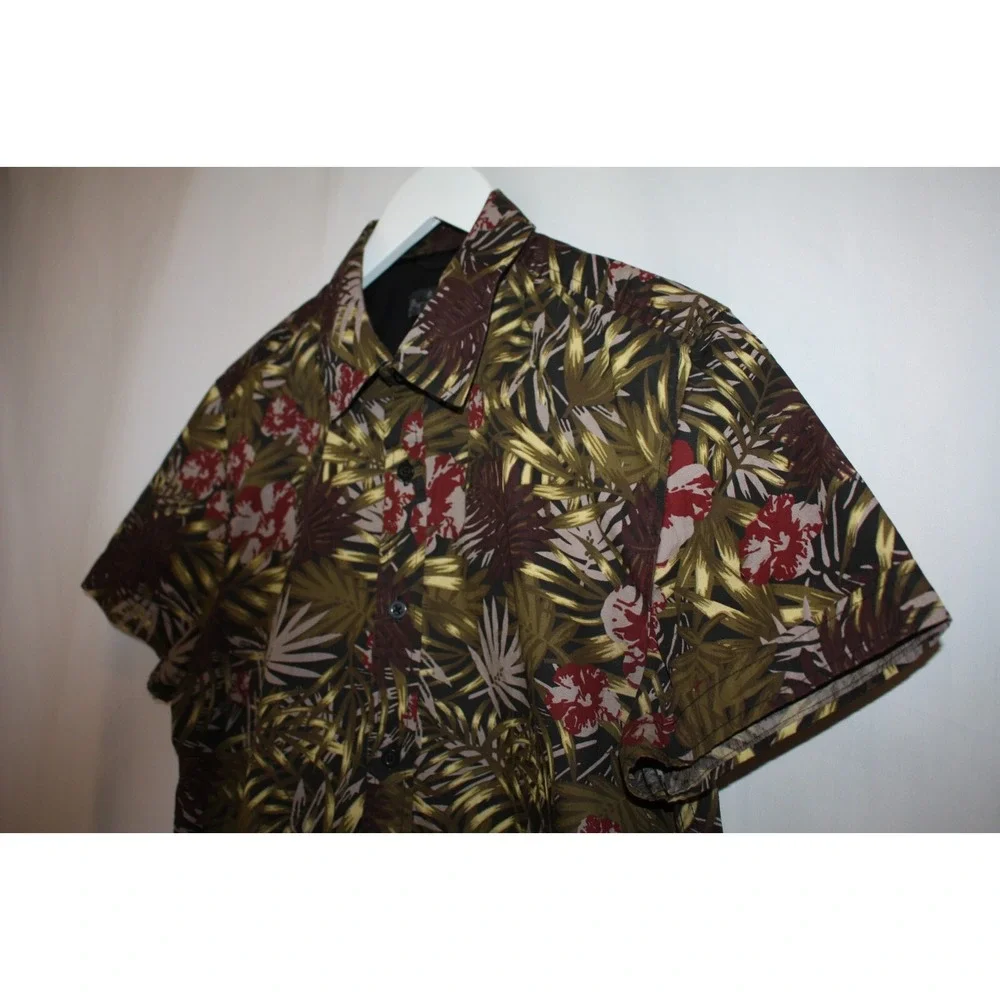 Guess Shorts Men's Medium Multicolor Button Up Tropical Aloha Beach Casual Top